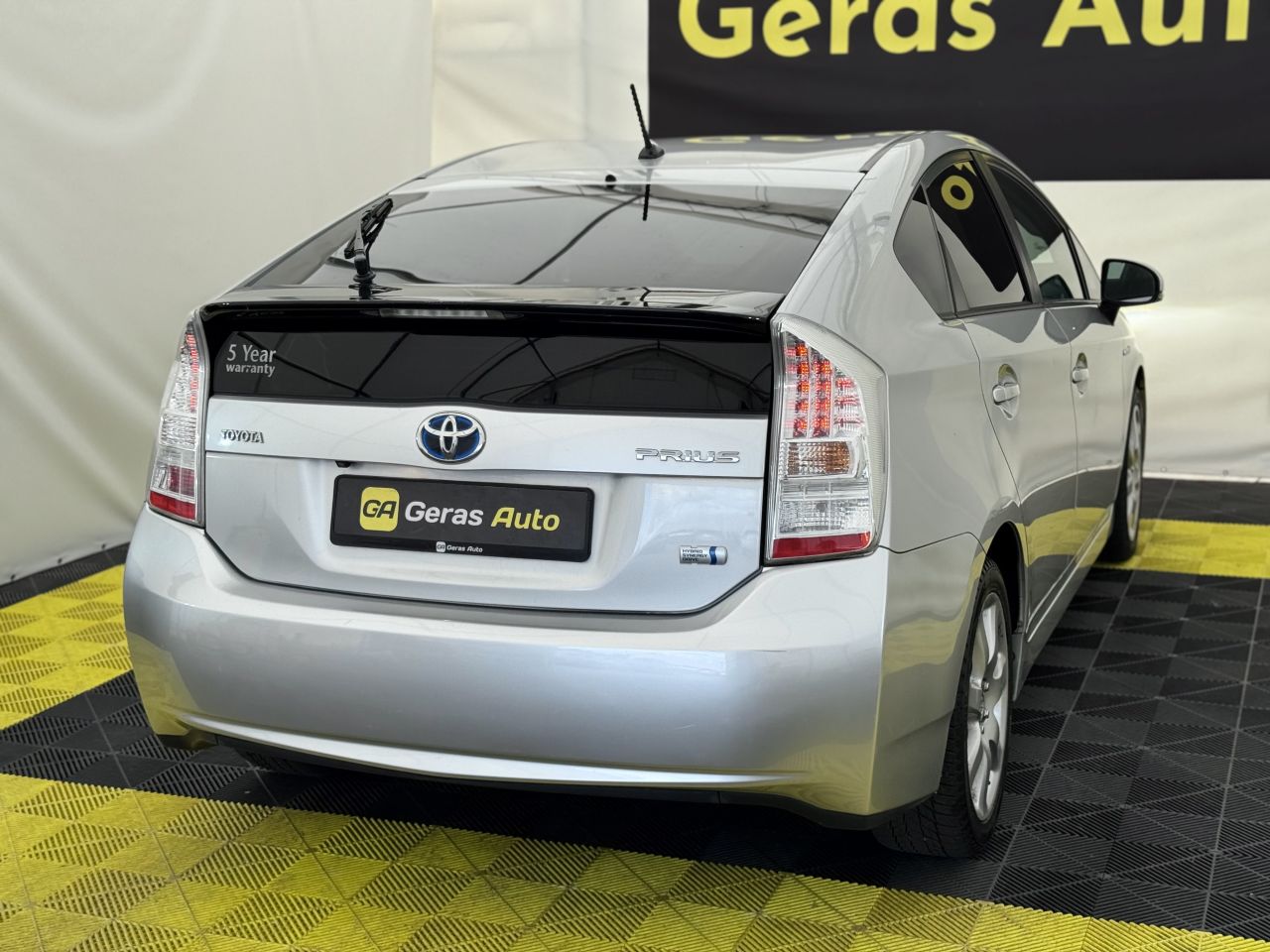 Toyota Prius | 3