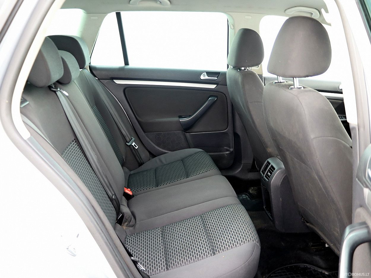Volkswagen Golf | 6