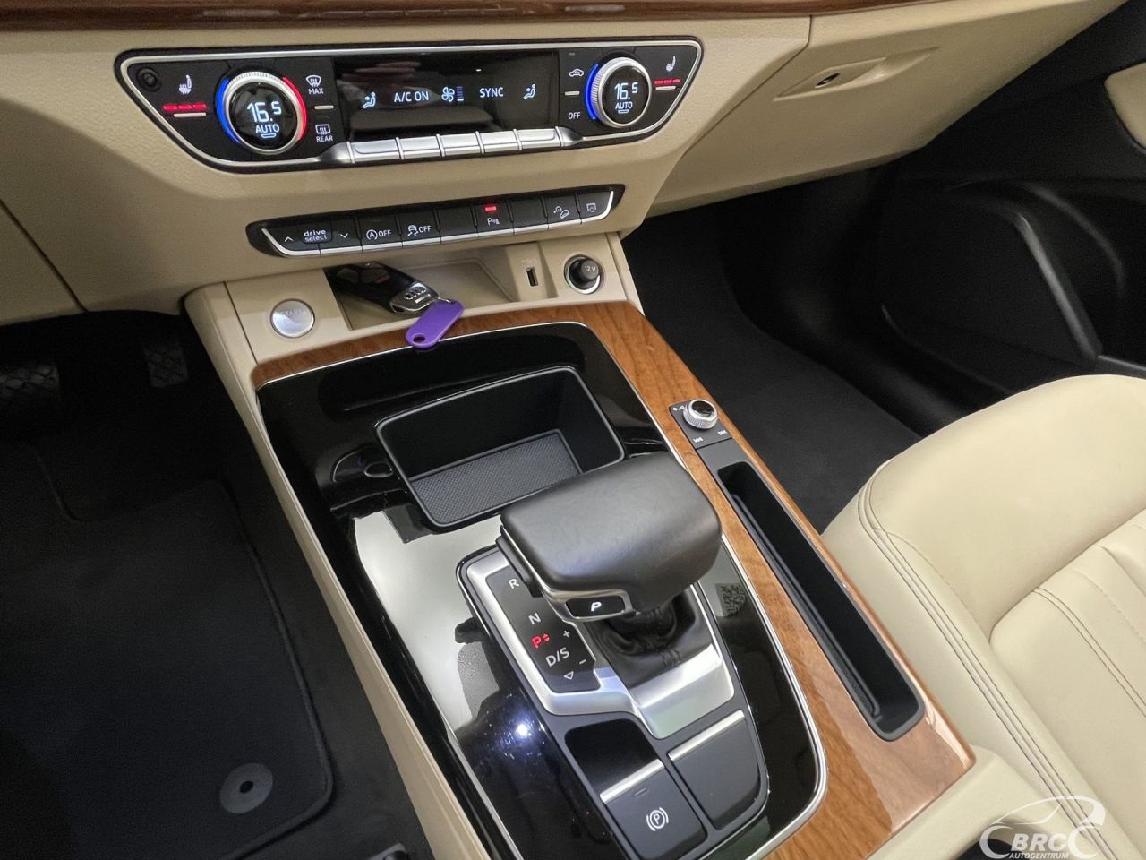 Audi Q5 | 26