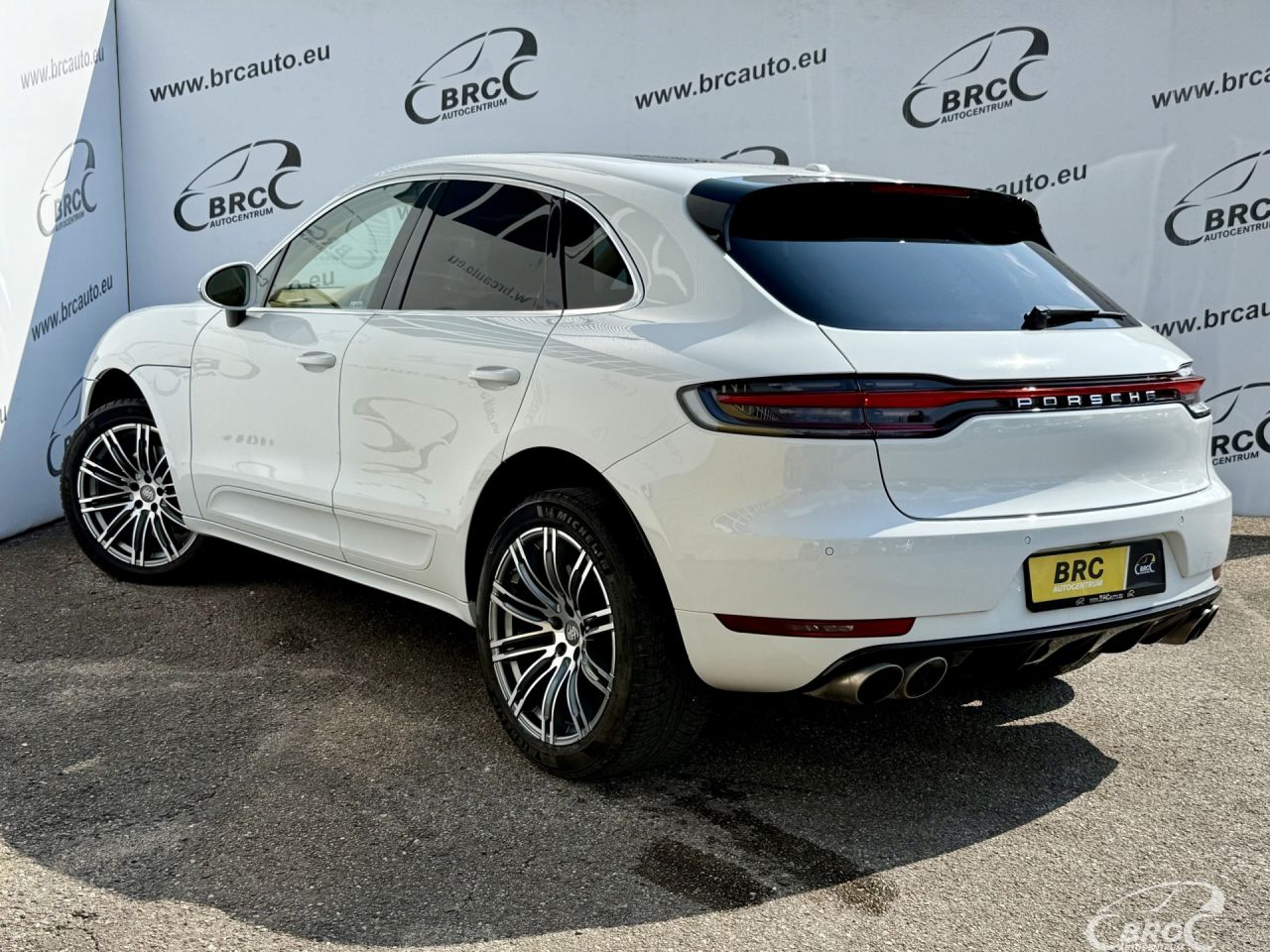 Porsche Macan | 48
