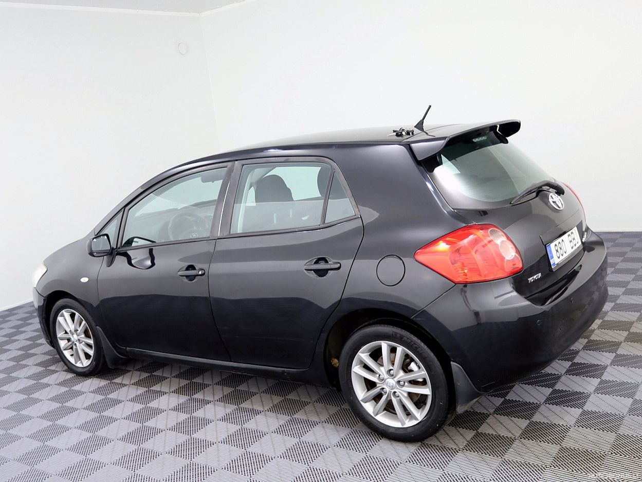 Toyota Auris | 3