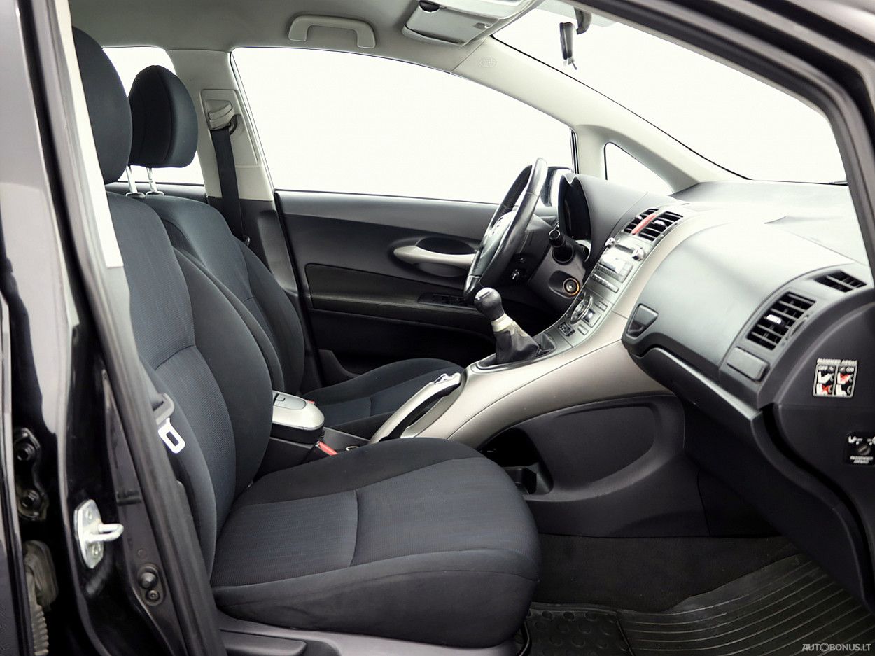 Toyota Auris | 5
