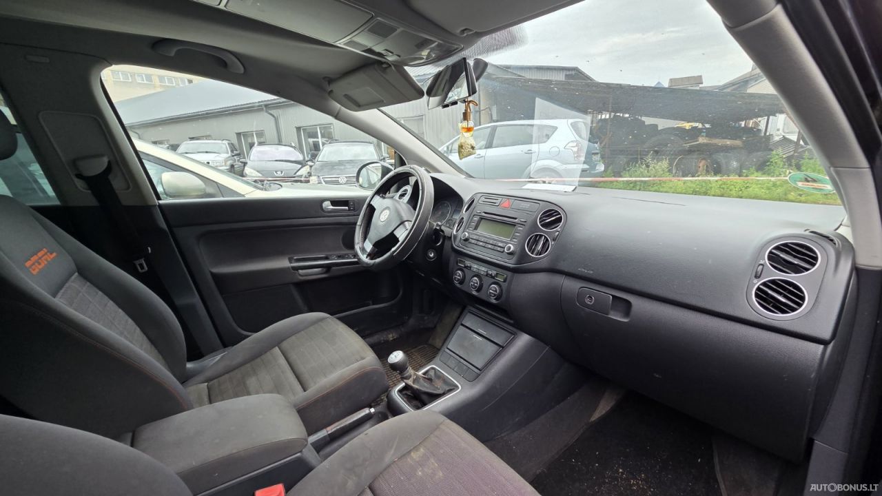 Volkswagen Golf | 2