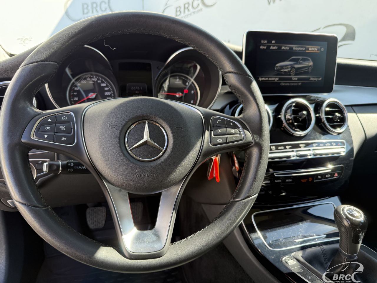 Mercedes-Benz C200 | 23