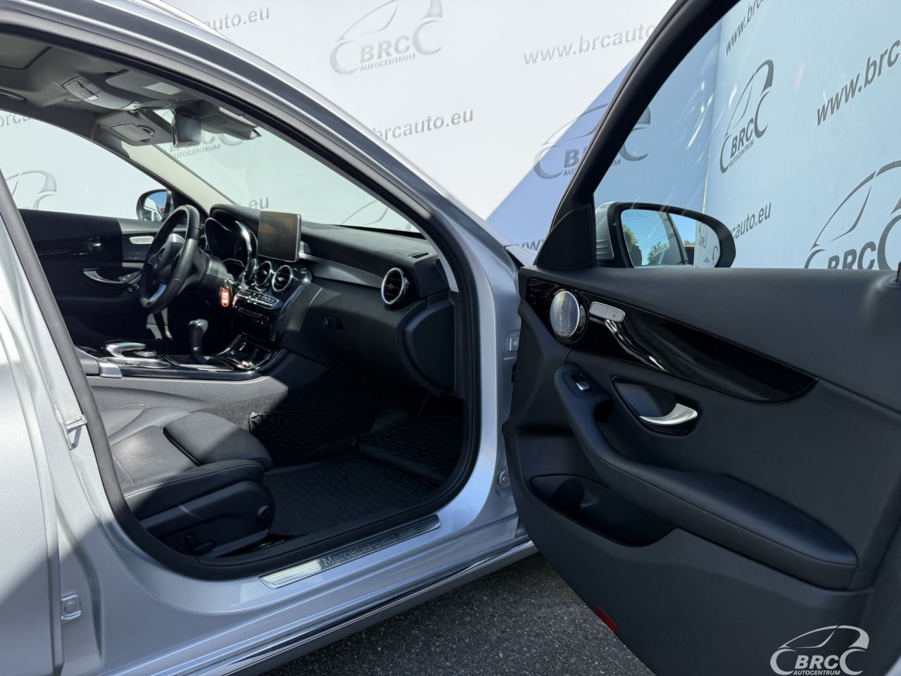 Mercedes-Benz C200 | 6
