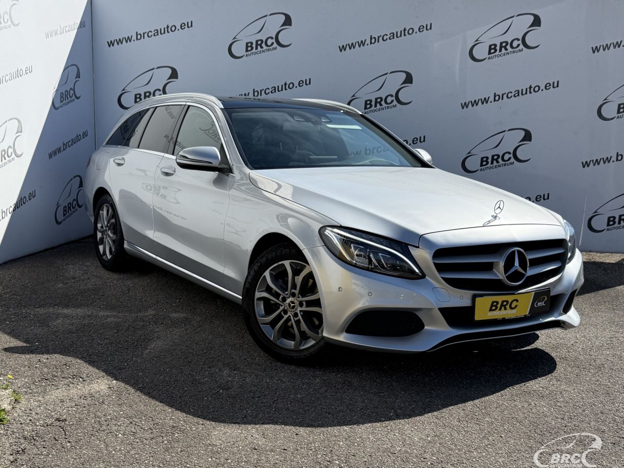 Mercedes-Benz C200 | 40