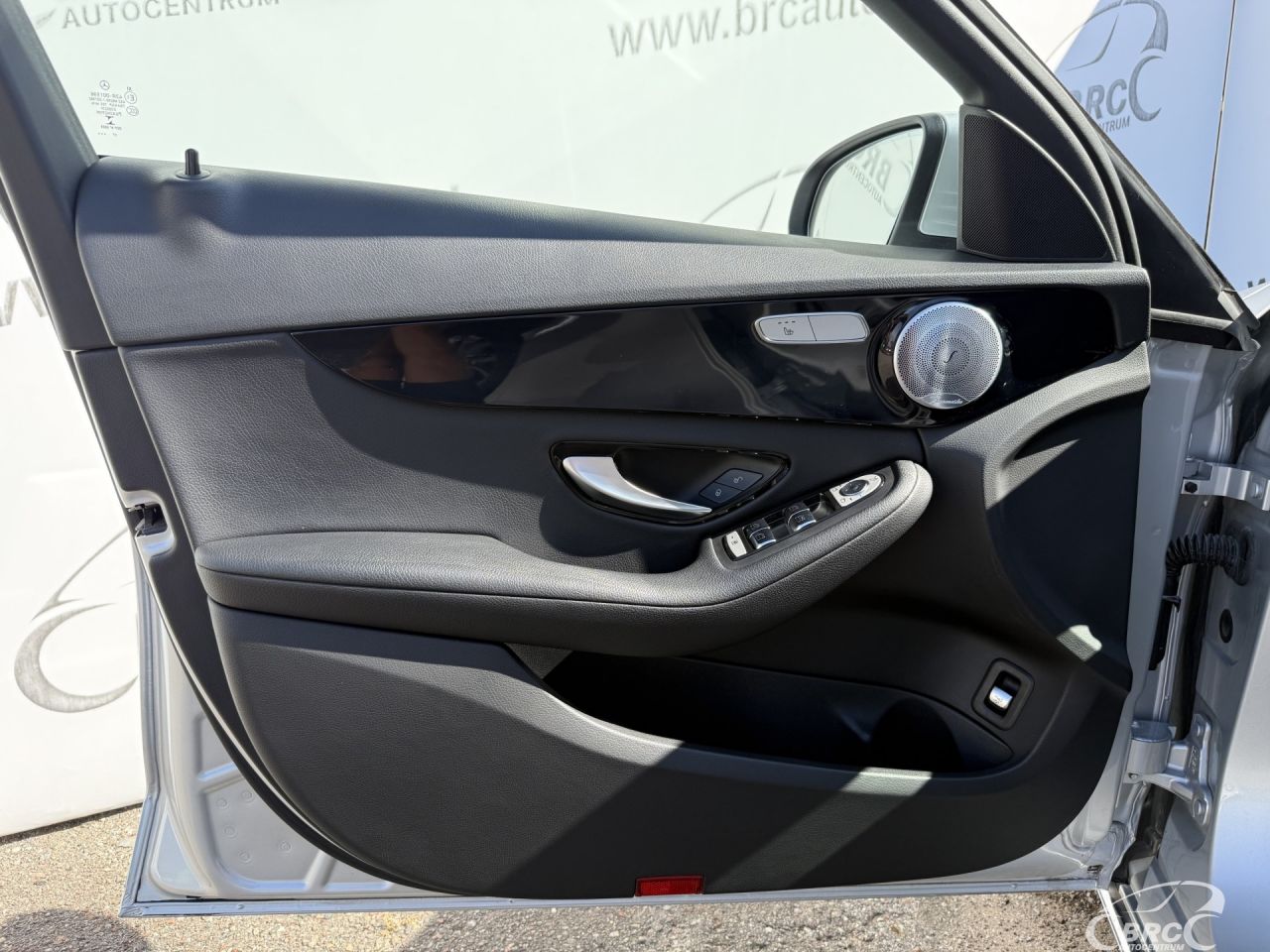 Mercedes-Benz C200 | 16