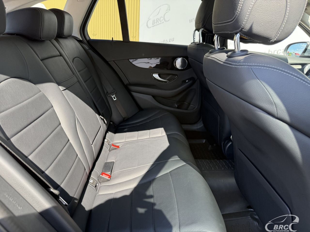 Mercedes-Benz C200 | 10