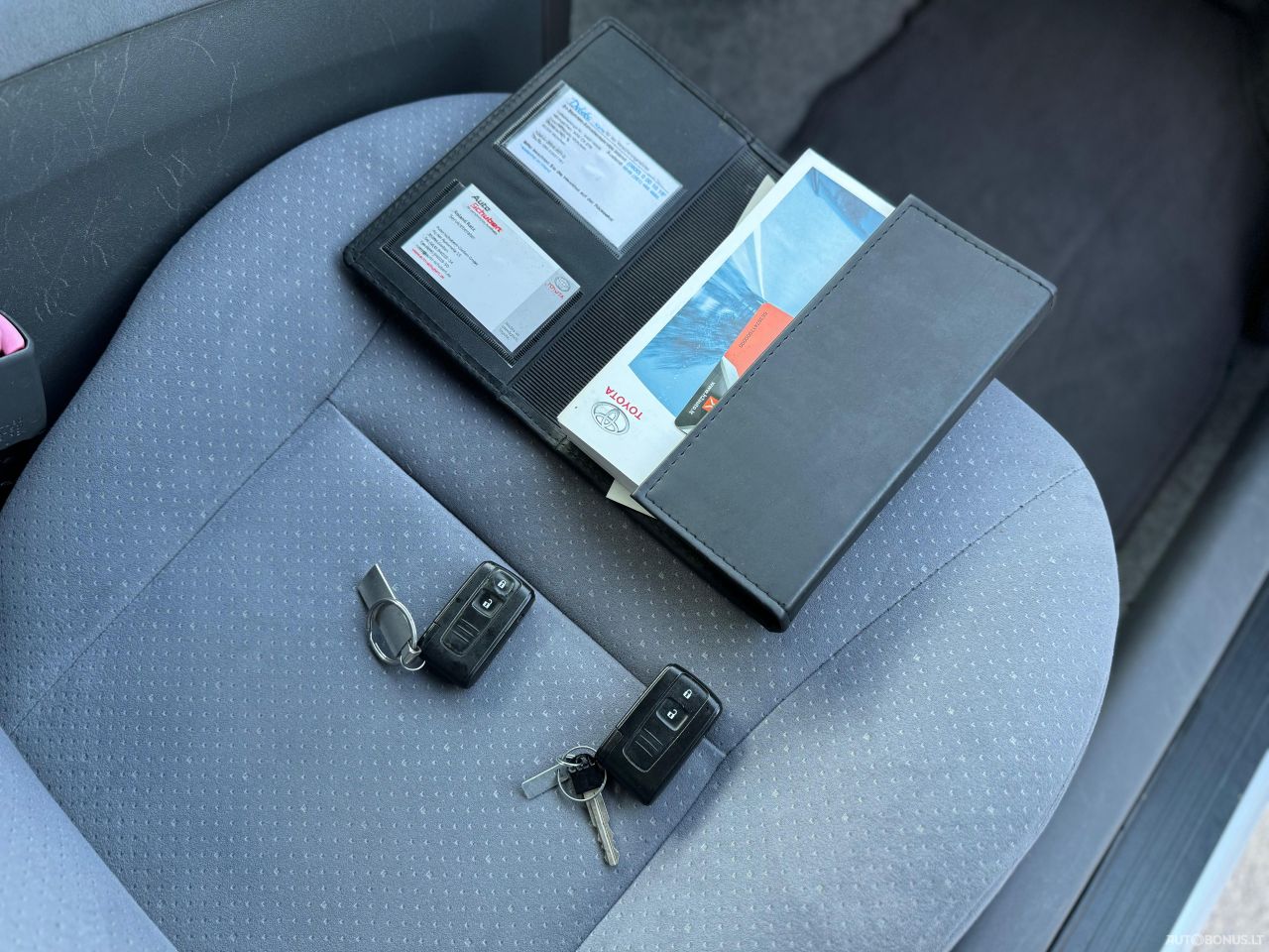 Toyota Prius | 8