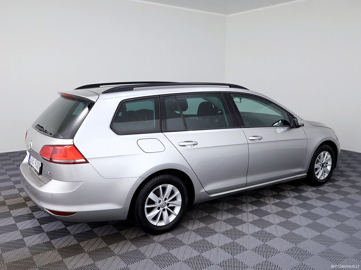 Volkswagen Golf | 2