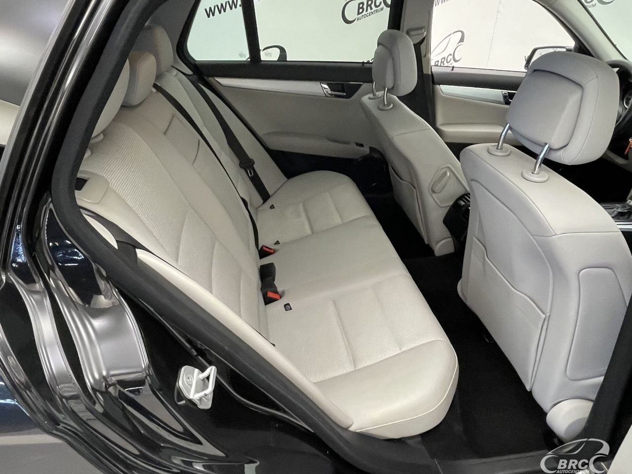 Mercedes-Benz C250 | 10