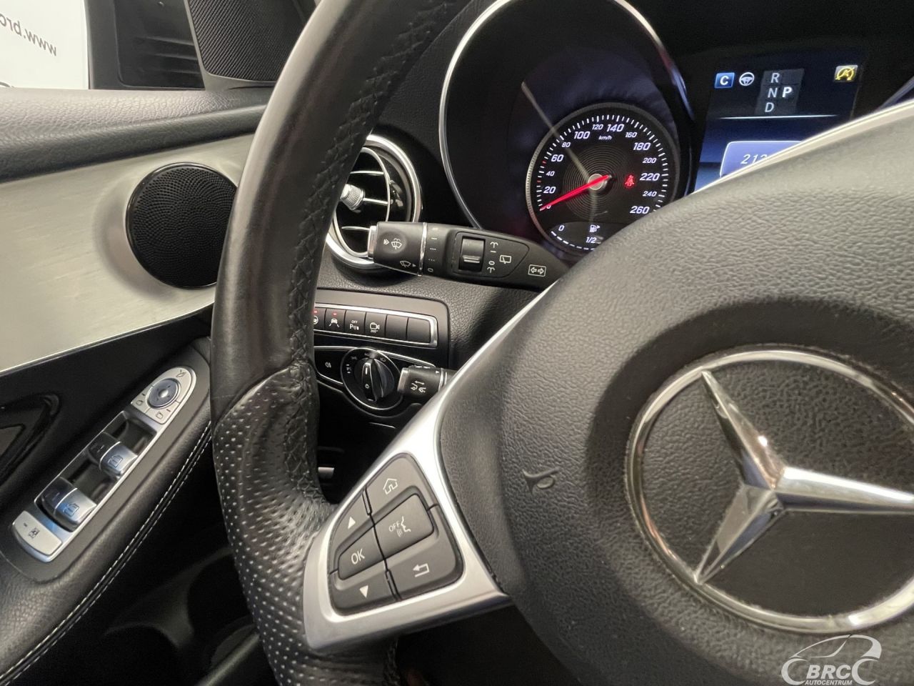 Mercedes-Benz GLC250 | 31