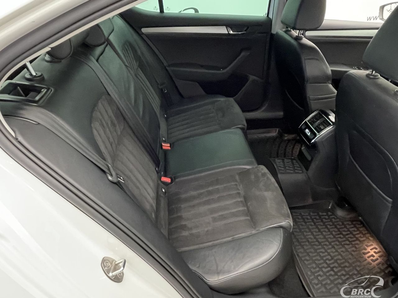 Skoda Superb | 9