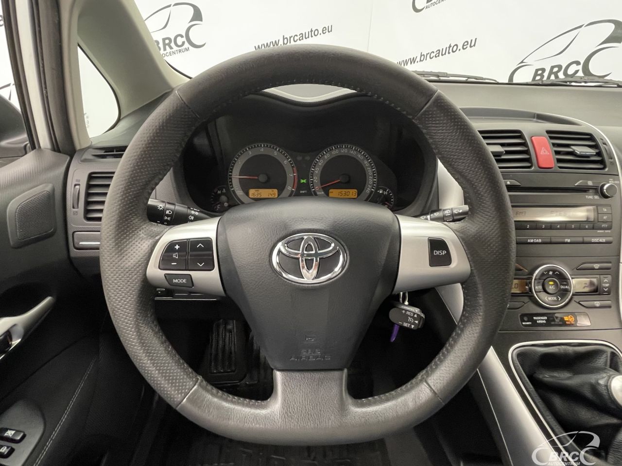 Toyota Auris | 24