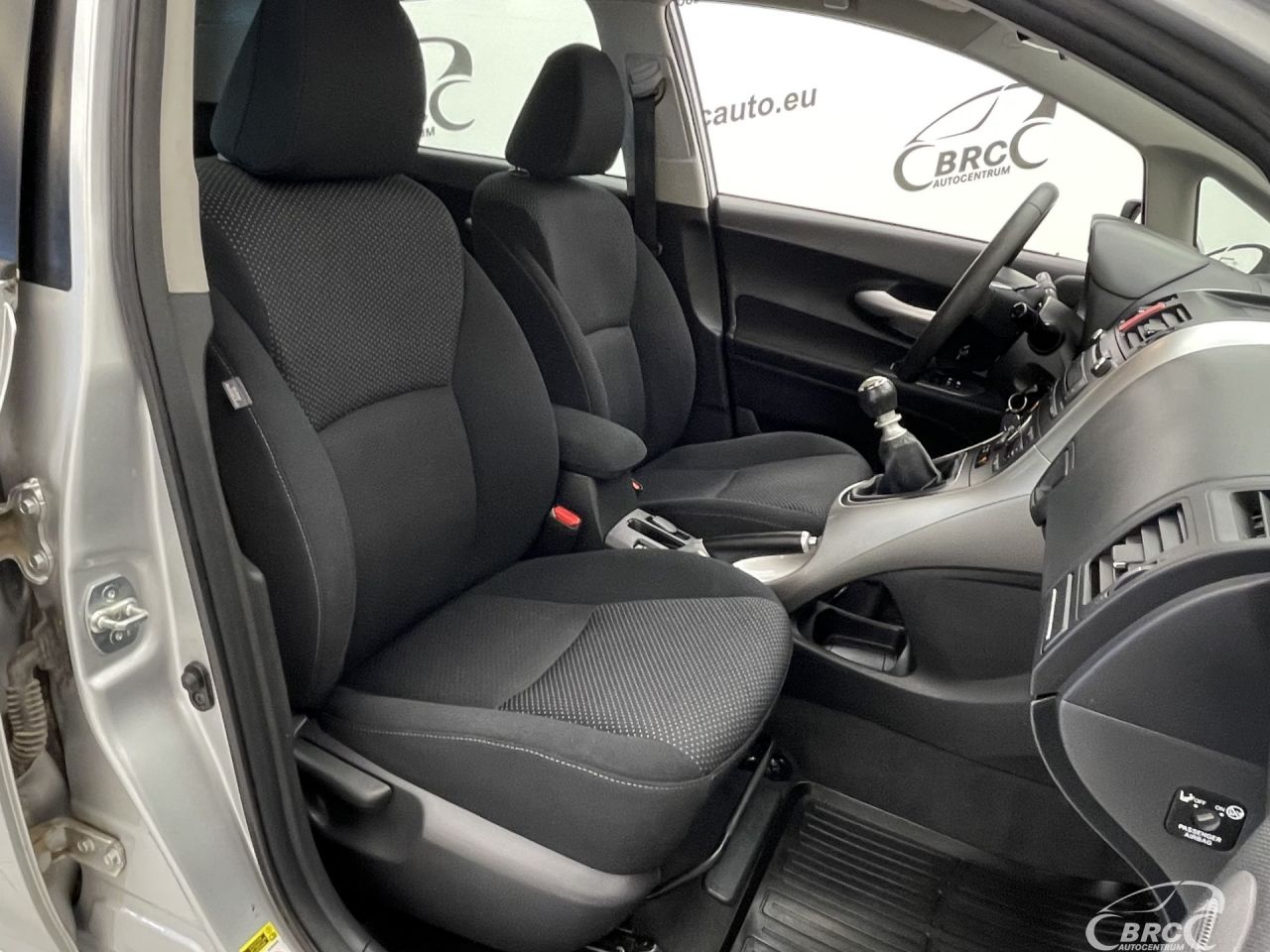 Toyota Auris | 5