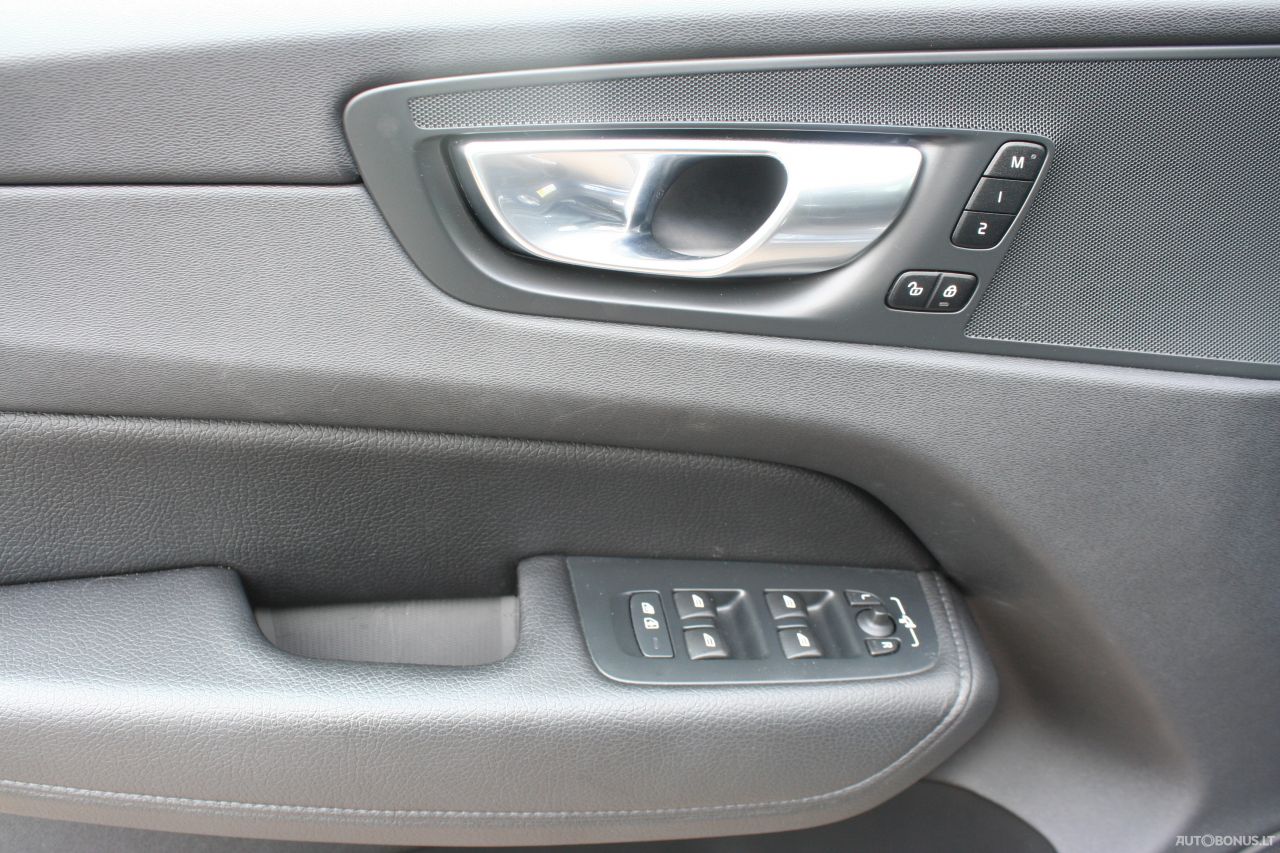 Volvo XC60 | 10