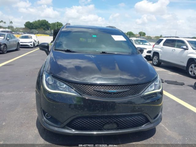 Chrysler Pacifica | 11