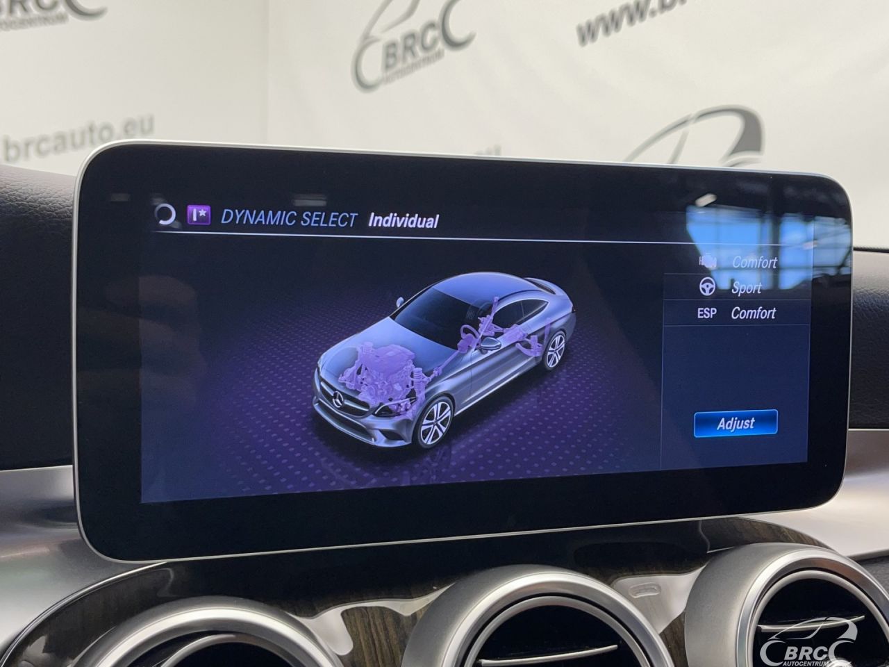 Mercedes-Benz C300 | 39