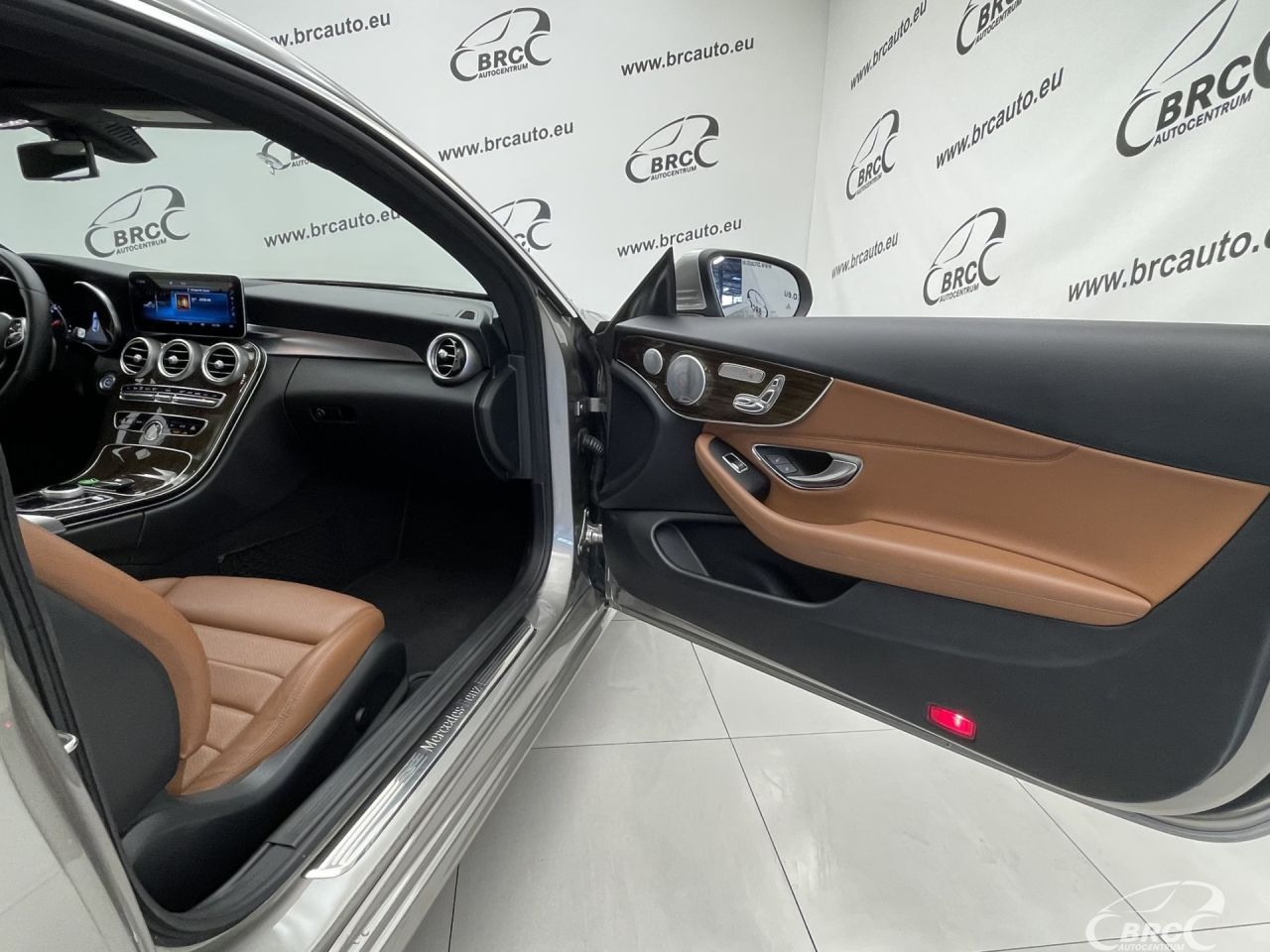 Mercedes-Benz C300 | 7