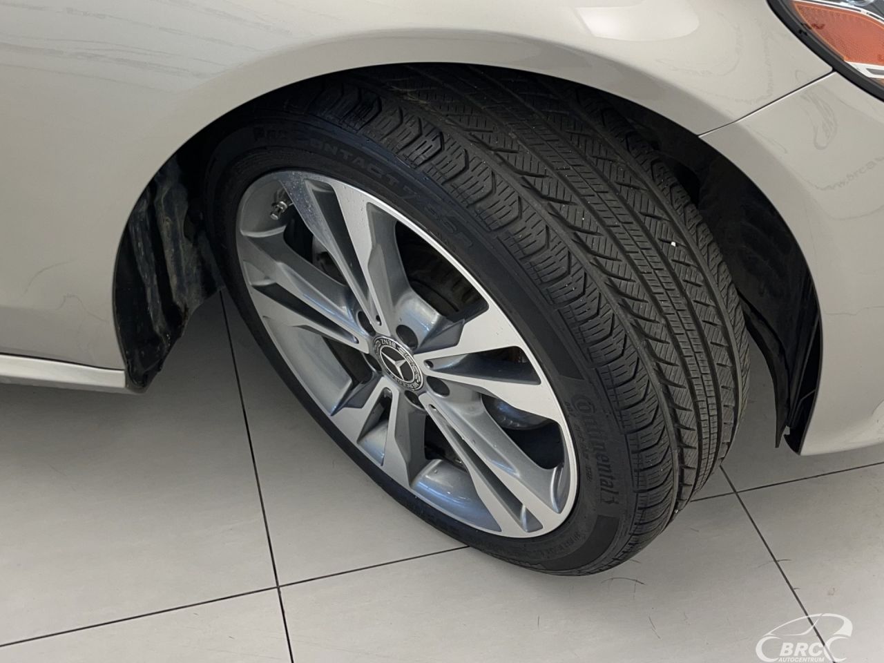 Mercedes-Benz C300 | 42