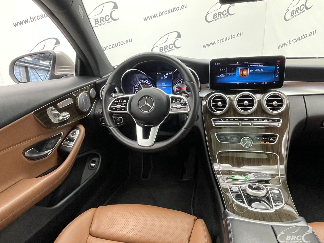 Mercedes-Benz C300 | 10