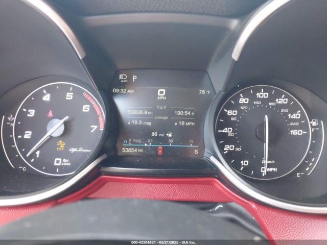 Alfa Romeo Stelvio | 5