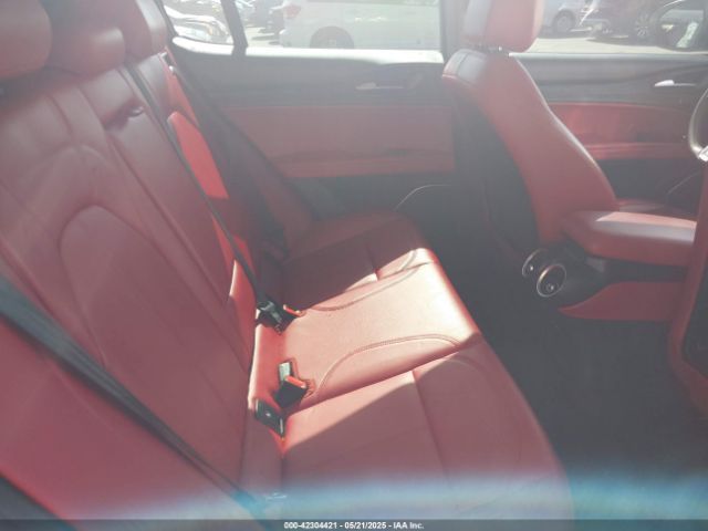 Alfa Romeo Stelvio | 6