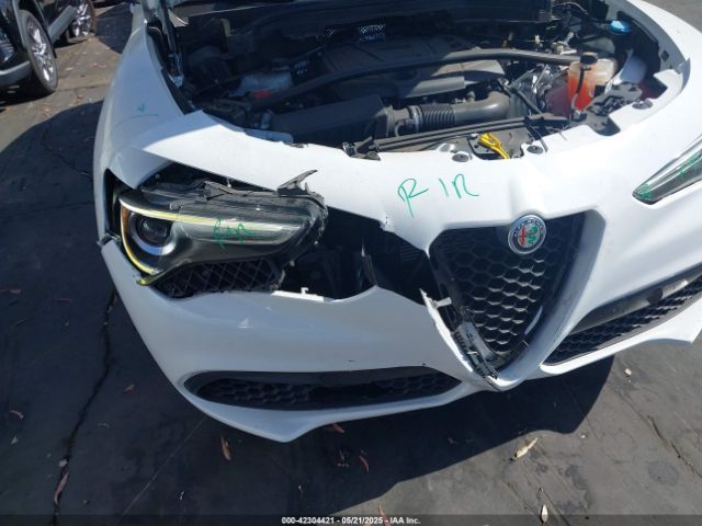 Alfa Romeo Stelvio | 4