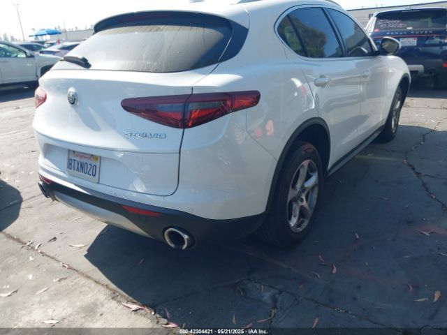 Alfa Romeo Stelvio | 2