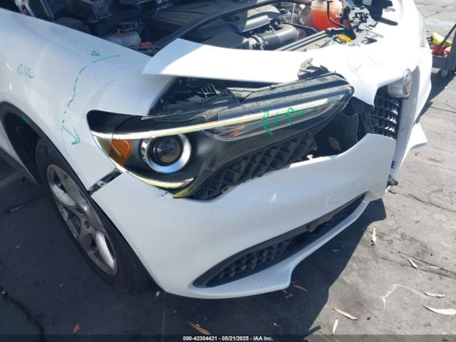Alfa Romeo Stelvio | 15