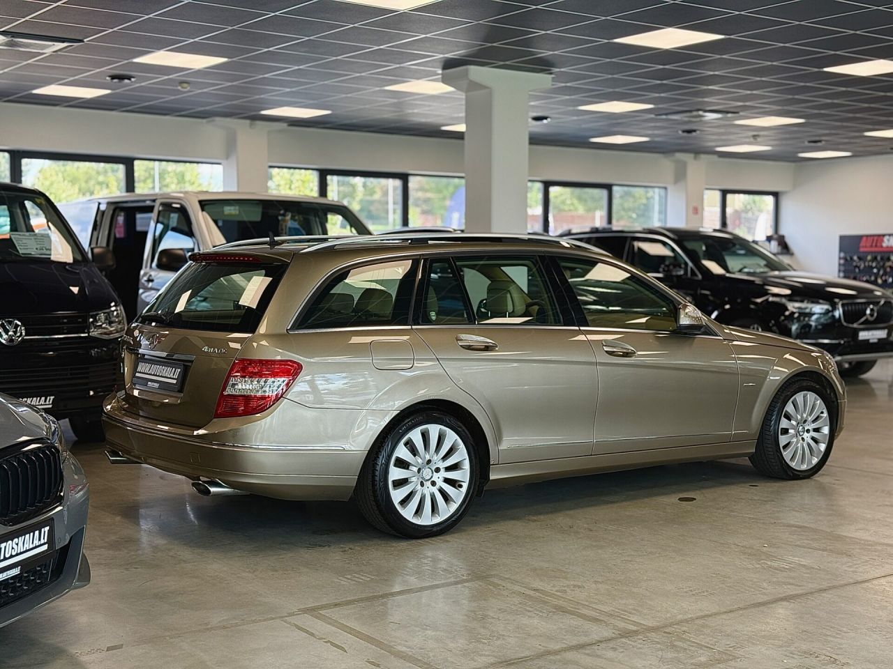Mercedes-Benz C320 | 25