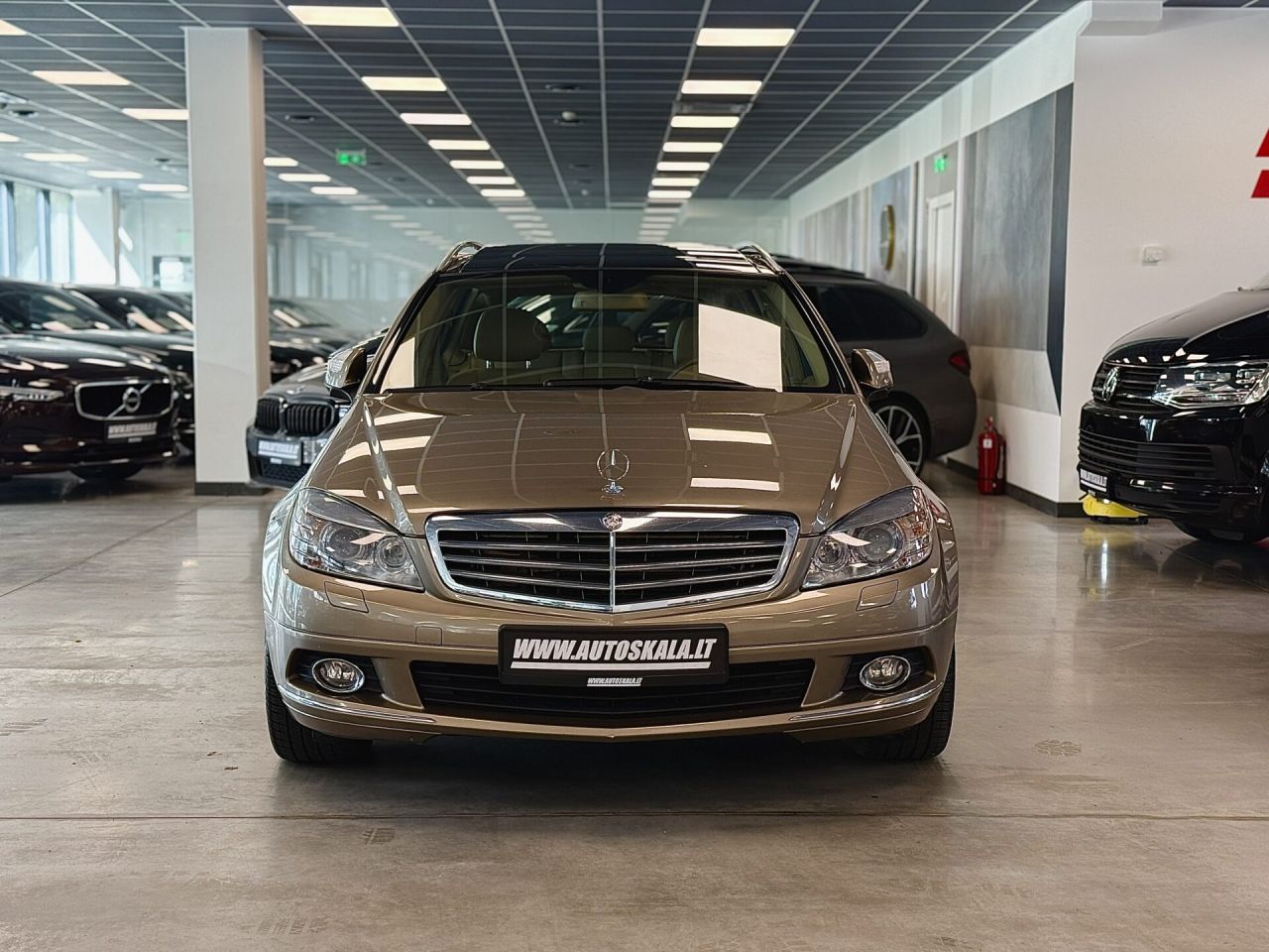 Mercedes-Benz C320 | 29