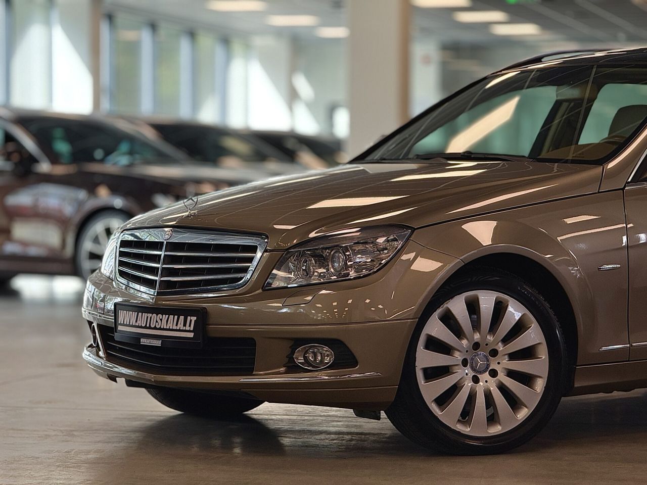 Mercedes-Benz C320 | 14