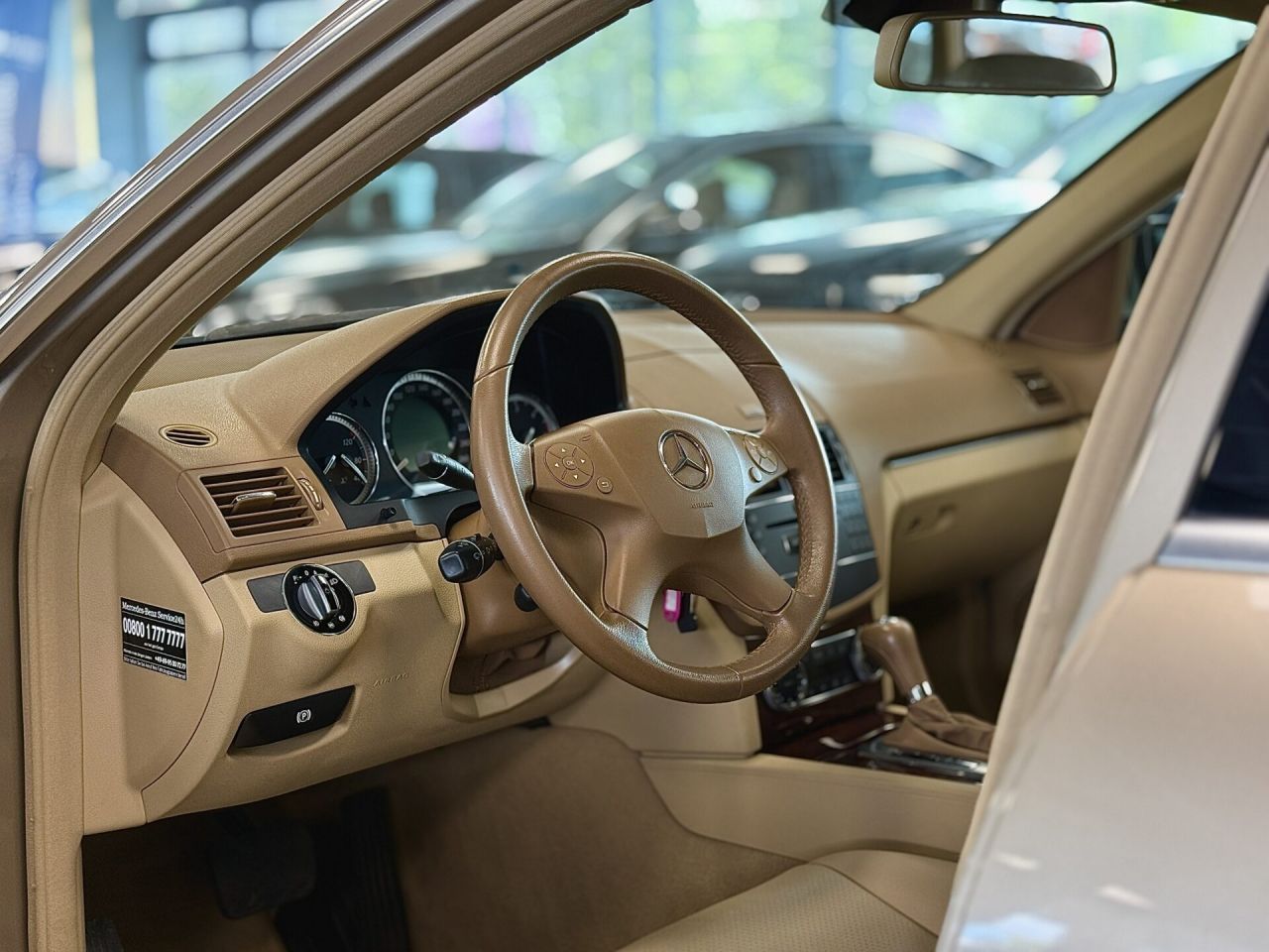Mercedes-Benz C320 | 11