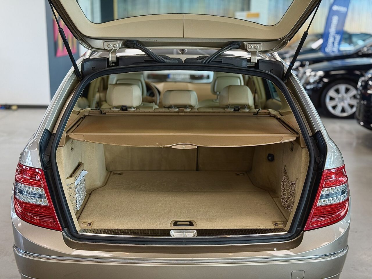 Mercedes-Benz C320 | 10