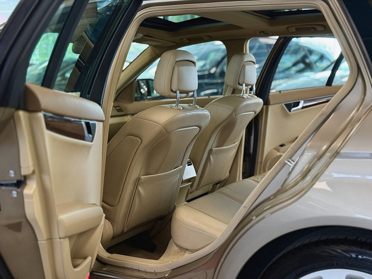 Mercedes-Benz C320 | 8