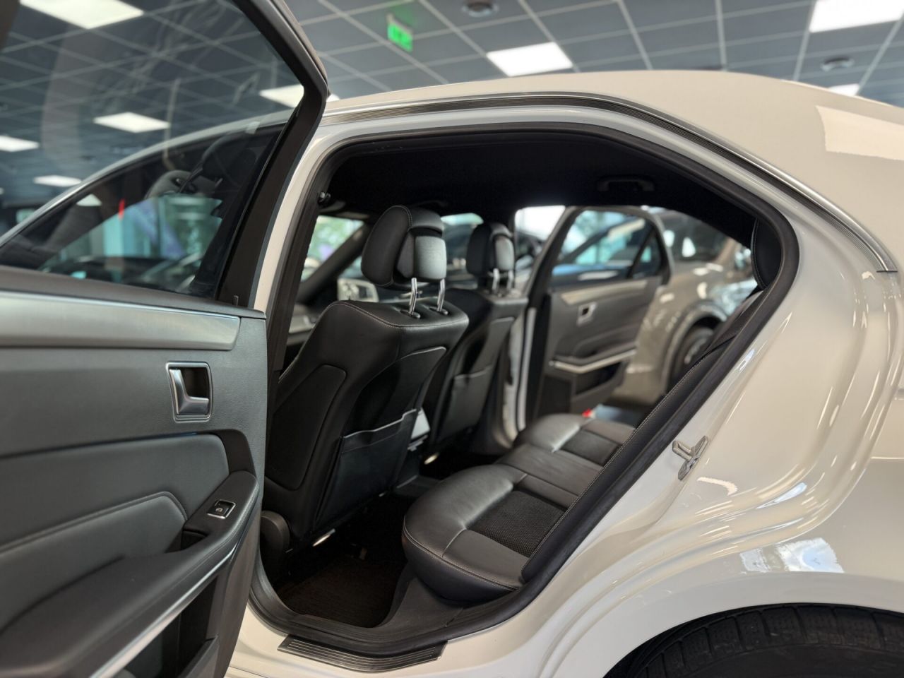 Mercedes-Benz E220 | 12