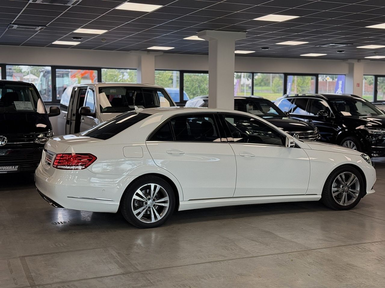 Mercedes-Benz E220 | 27