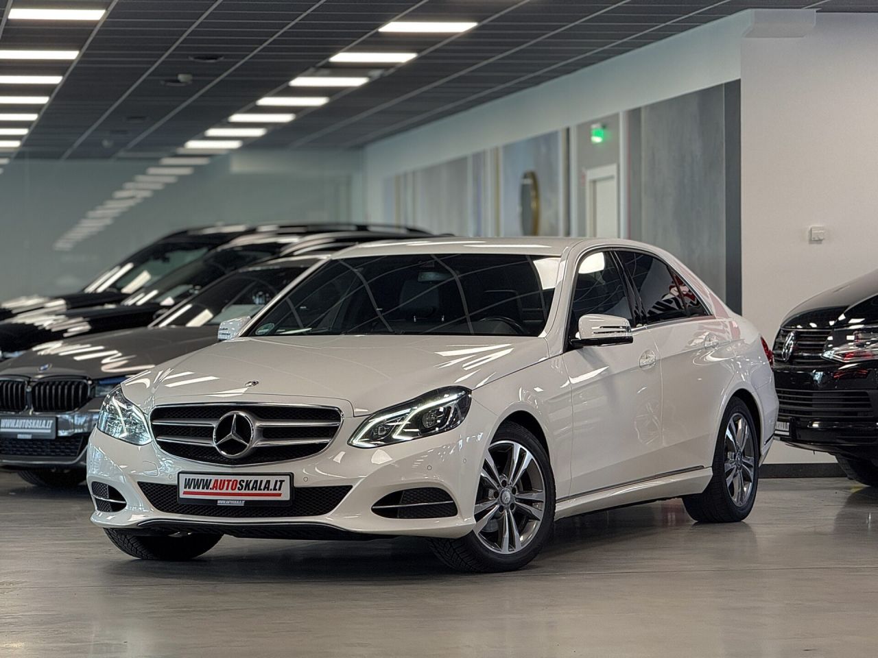 Mercedes-Benz E220 | 3