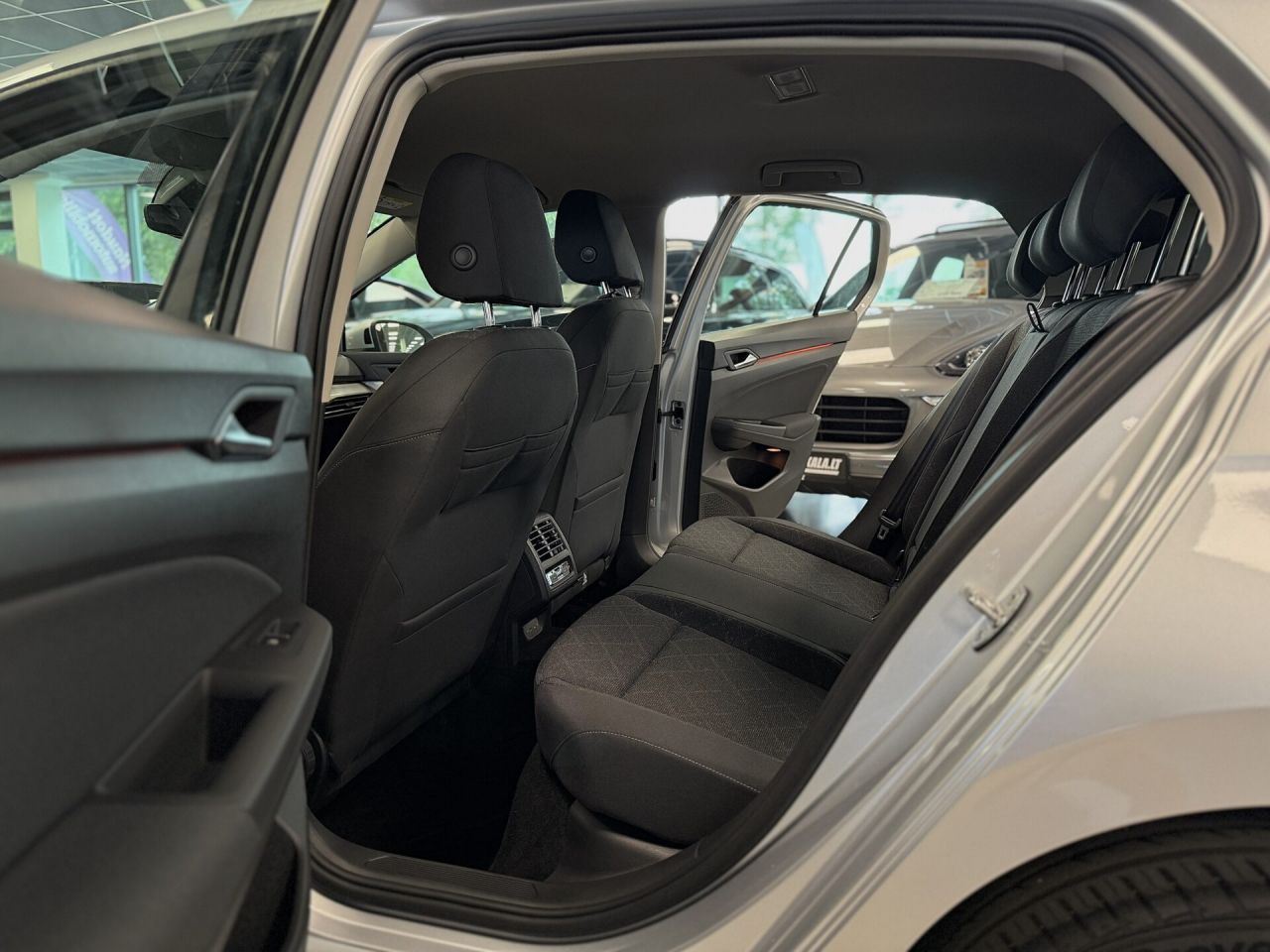 Volkswagen Golf | 23