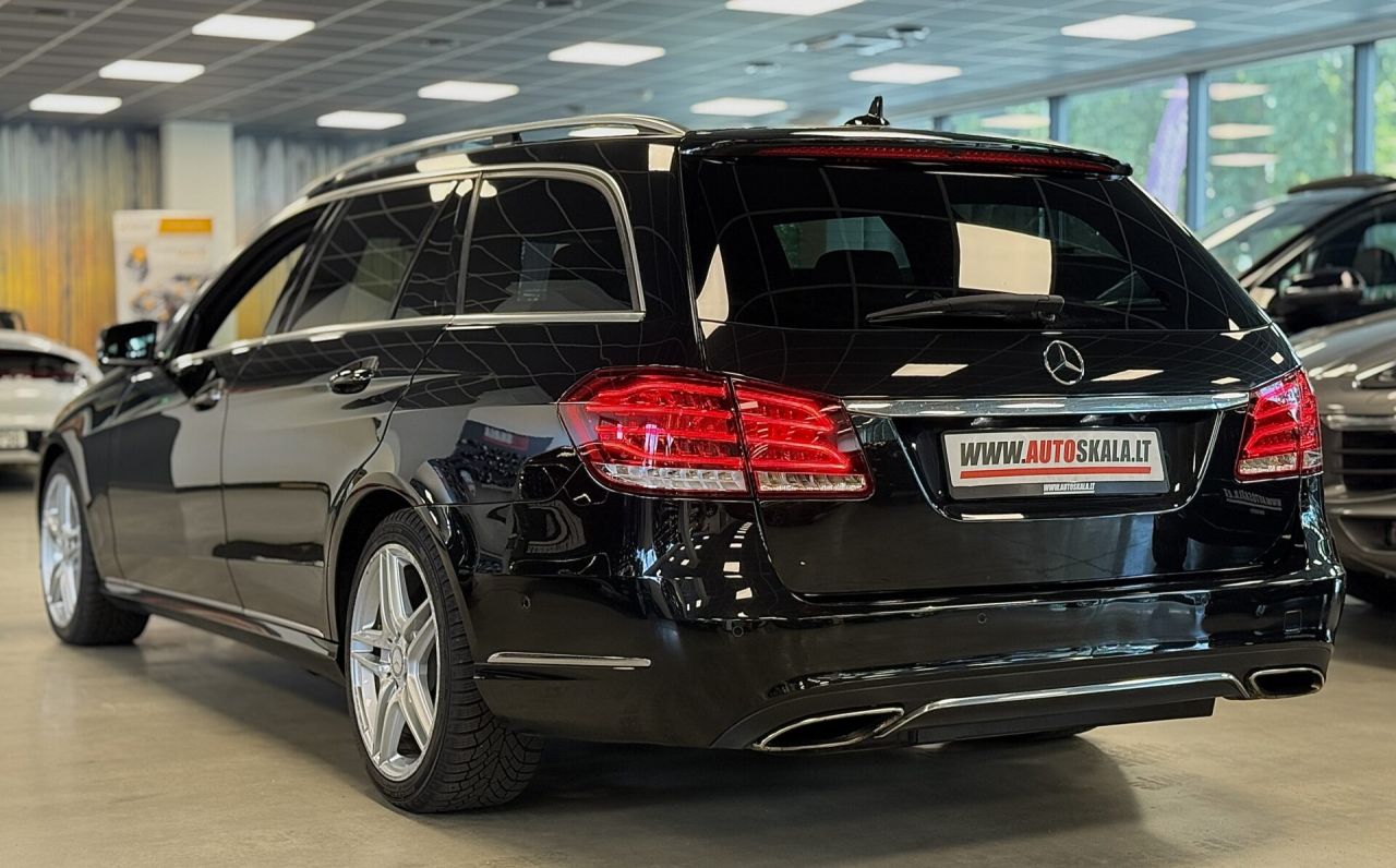 Mercedes-Benz E350 | 32