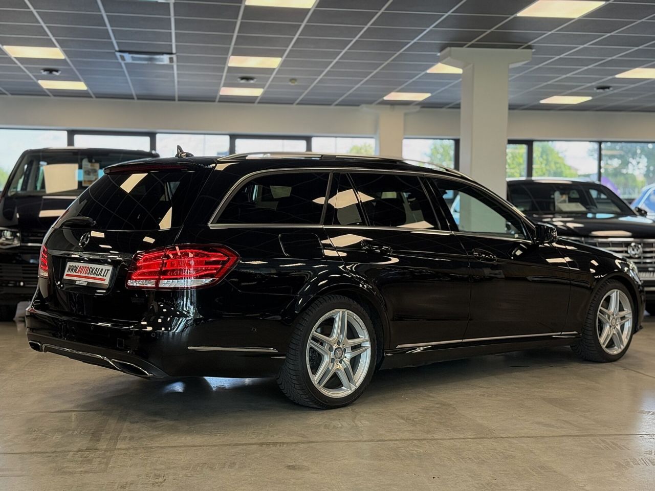 Mercedes-Benz E350 | 2