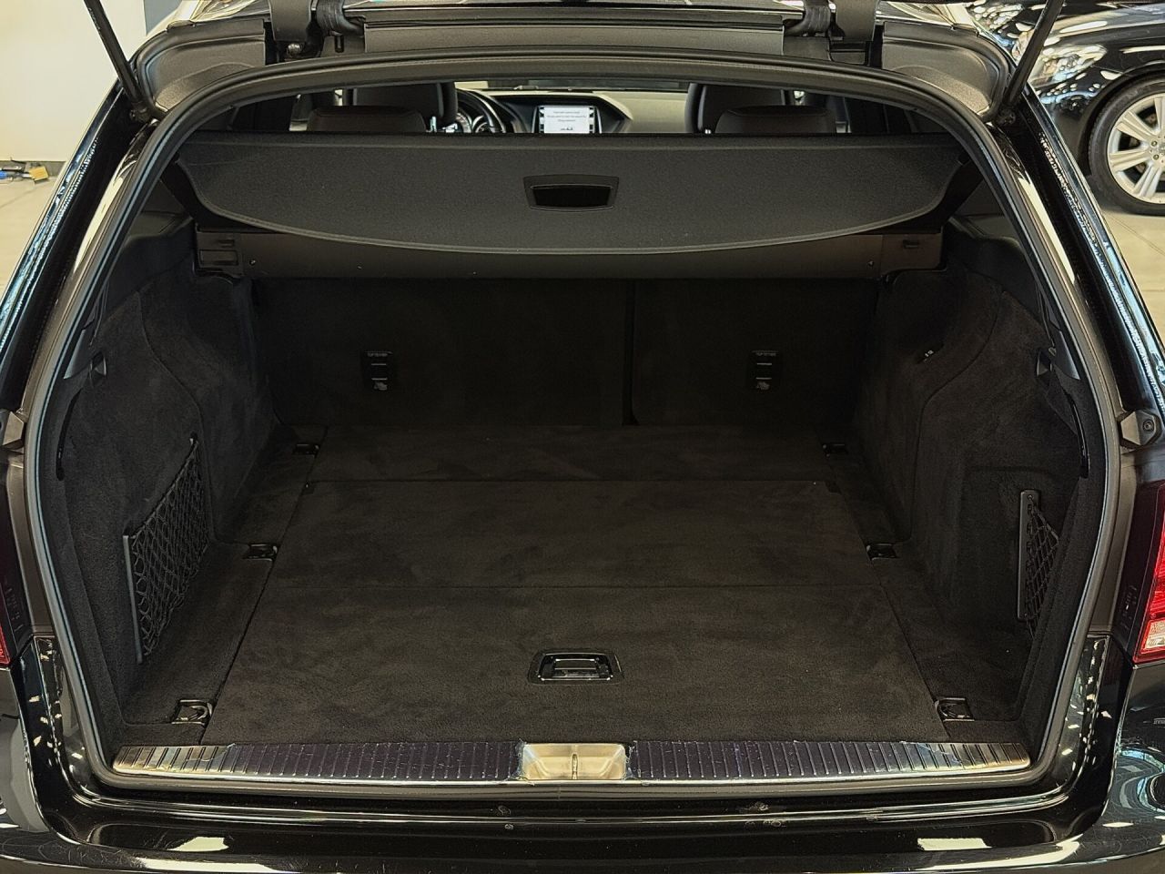 Mercedes-Benz E350 | 31