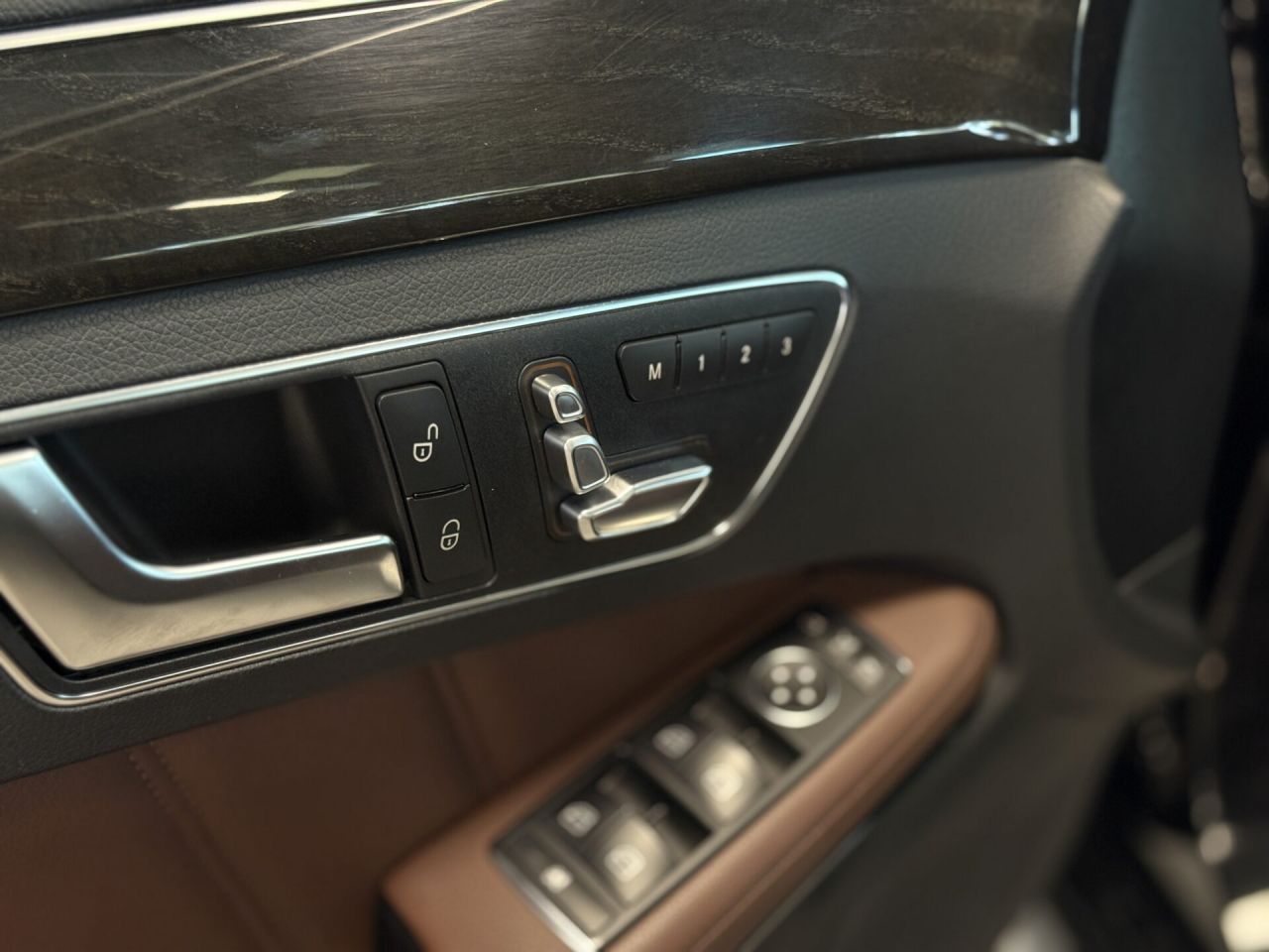 Mercedes-Benz E350 | 27