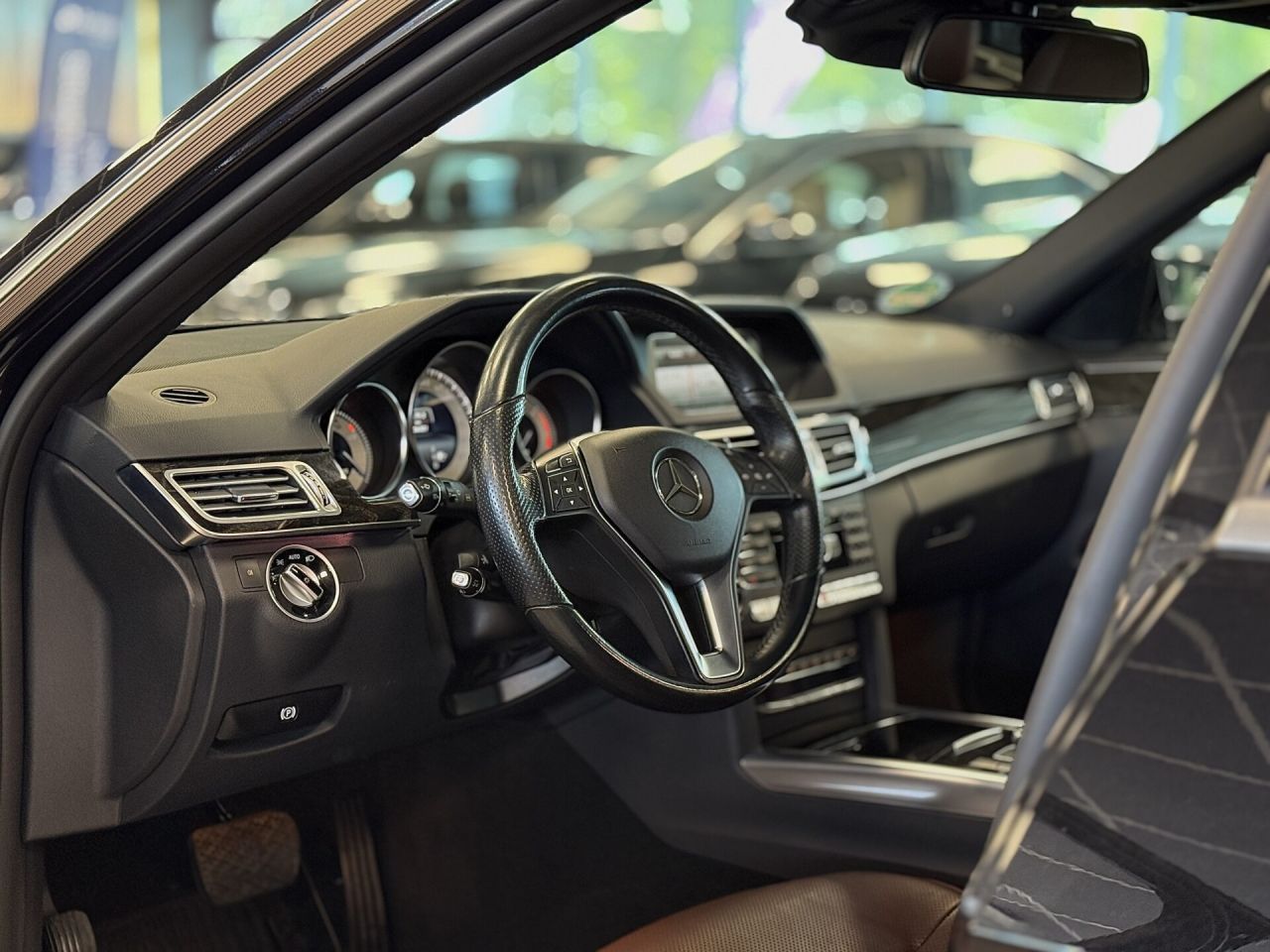 Mercedes-Benz E350 | 26