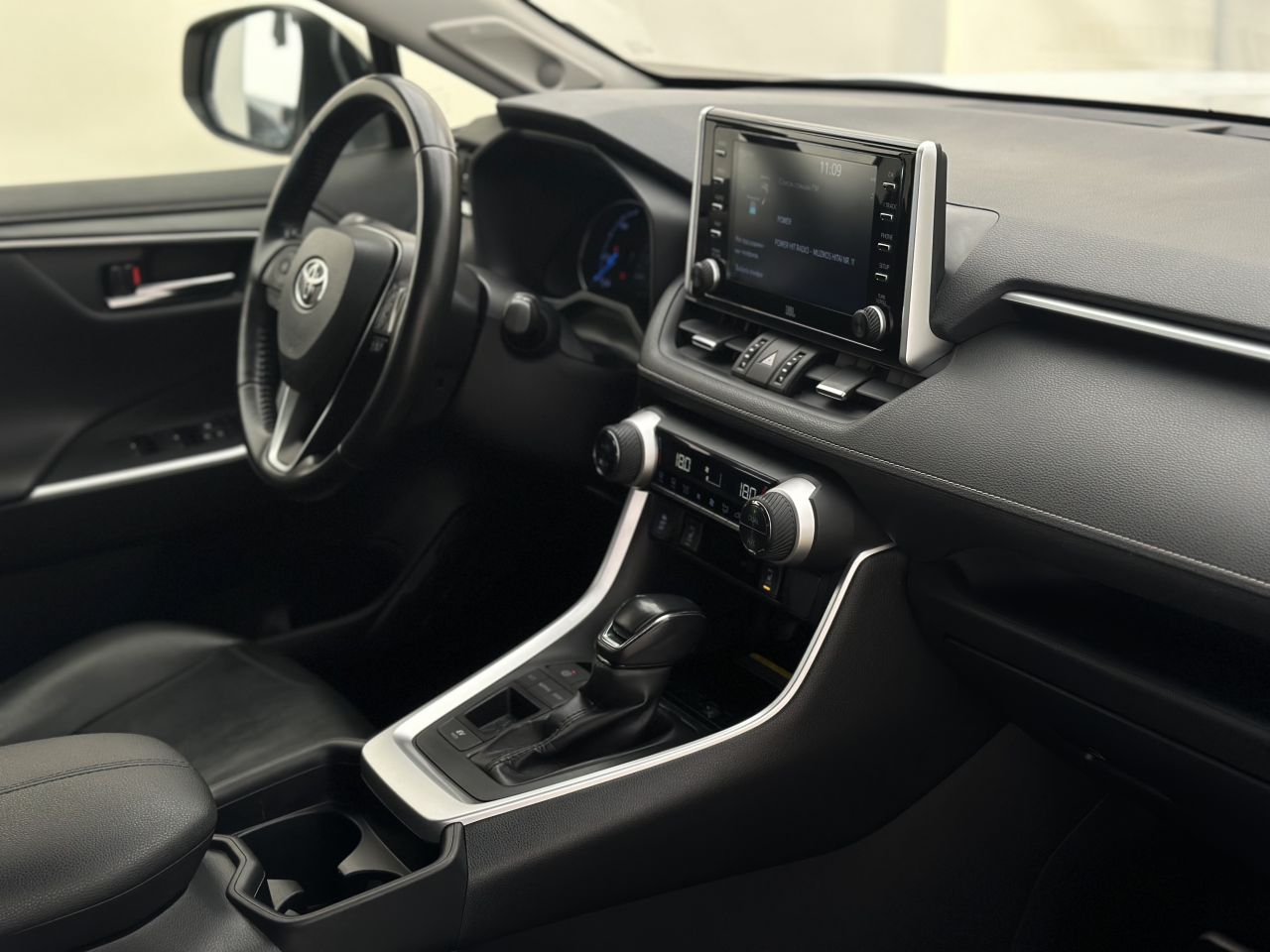 Toyota RAV4 | 12