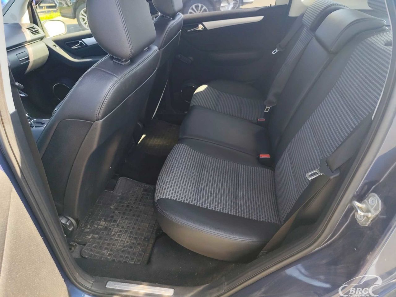 Mercedes-Benz A150 | 10