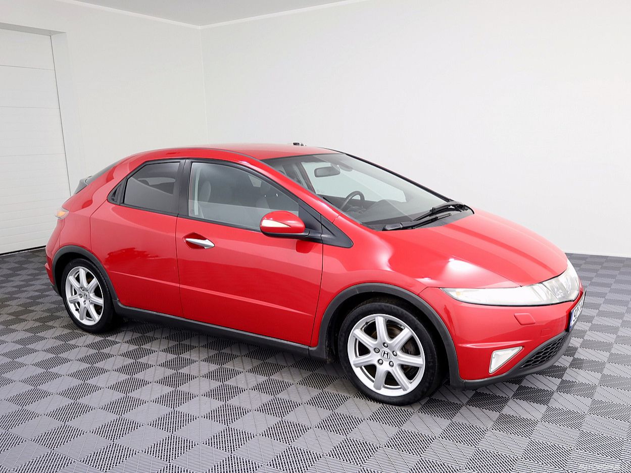 Honda Civic, 1.8 l., hečbekas