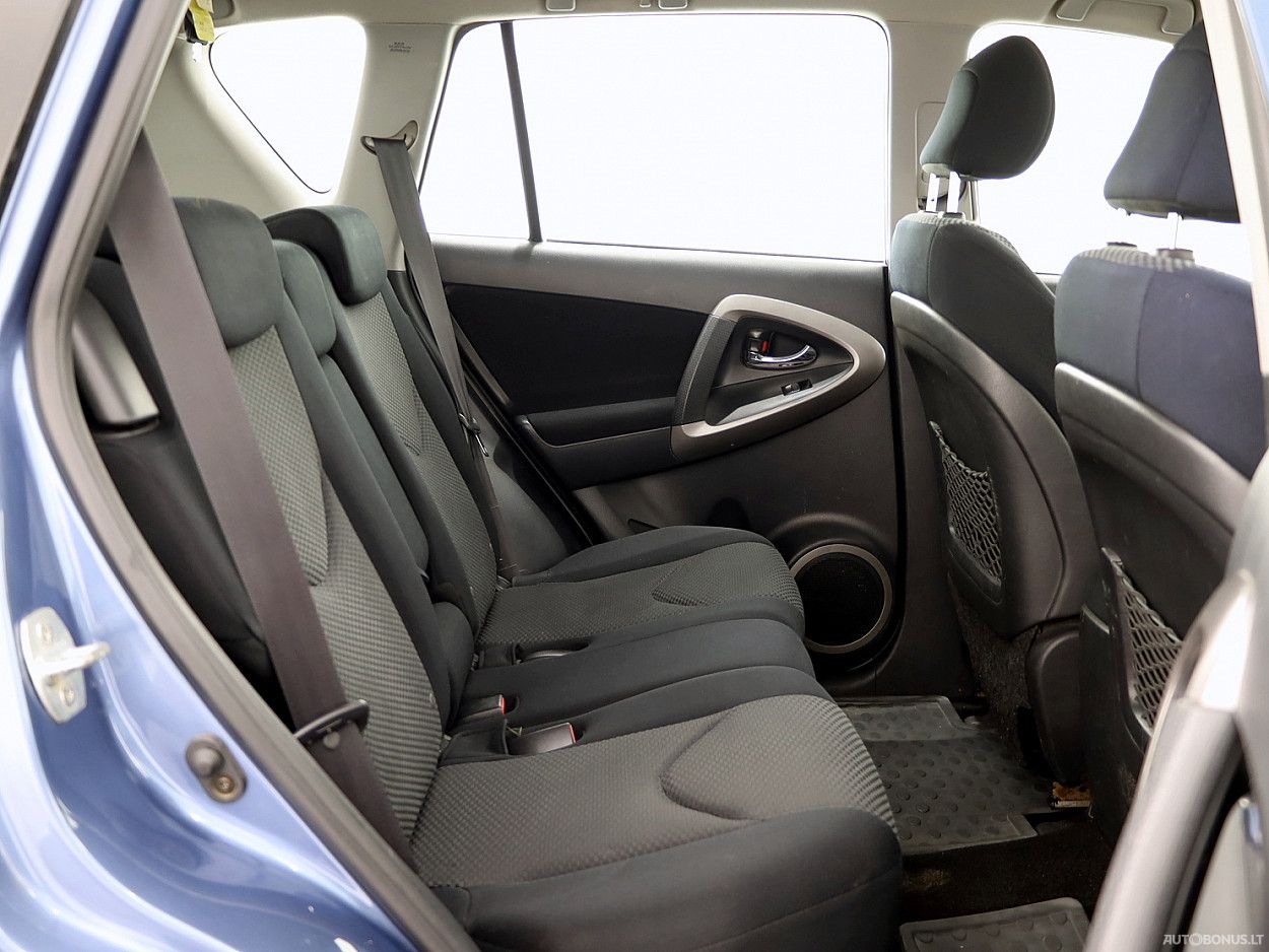 Toyota RAV4 | 6