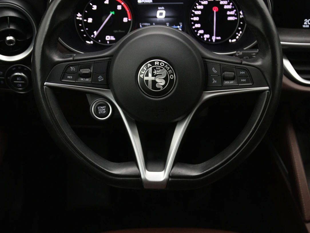 Alfa Romeo Stelvio | 17